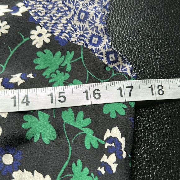 Veronica Beard Willow Silk cap sleeve shirt top Floral V Neck Black Green Sz 2 - Picture 10 of 12
